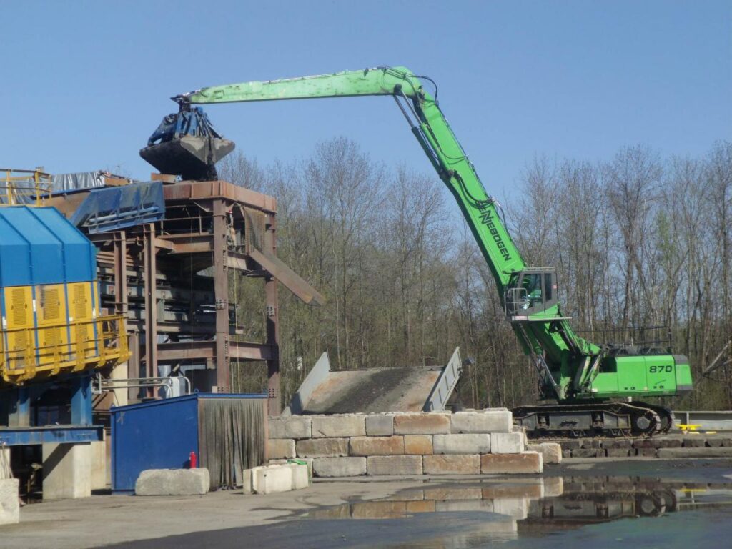 Dependable uptime is critical to sustain a continuous flow of material involving more than 350 workers in the project.