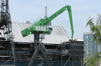 barge handler in action