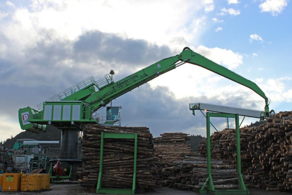 Although electrically powered, the 880 EQ has the flexibility of moving over 100 ft. (33.5 m) to best position itself.
