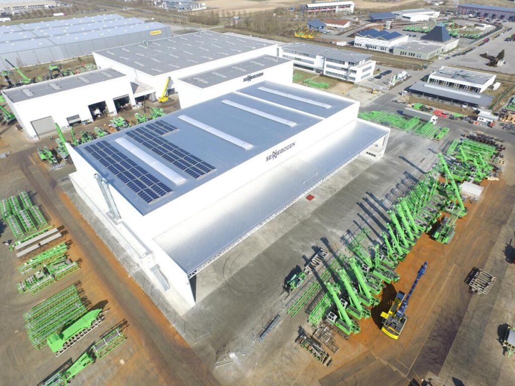 Coinciding with the company’s 65th anniversary, SENNEBOGEN has inaugurated a 375,000 sq. ft. (35,000 sq. m) expansion at its Straubing 2 plant in Lower Bavaria, Germany.
