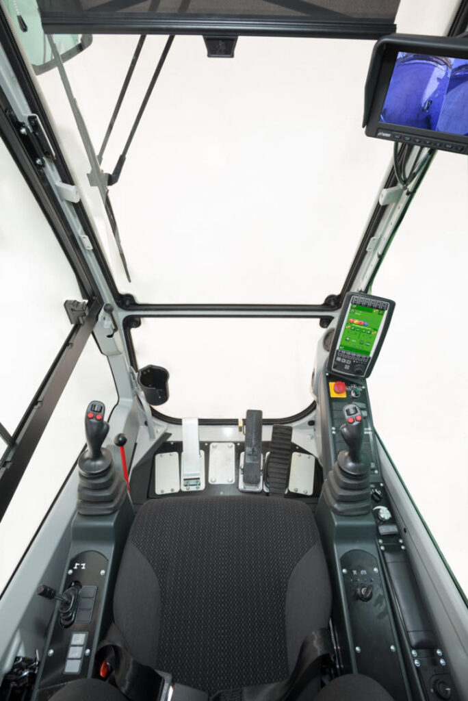 Equipped with the newest operating technologies, the SENNEBOGEN Maxcab provides the operator with greater visibility to the work site and the tasks at hand.