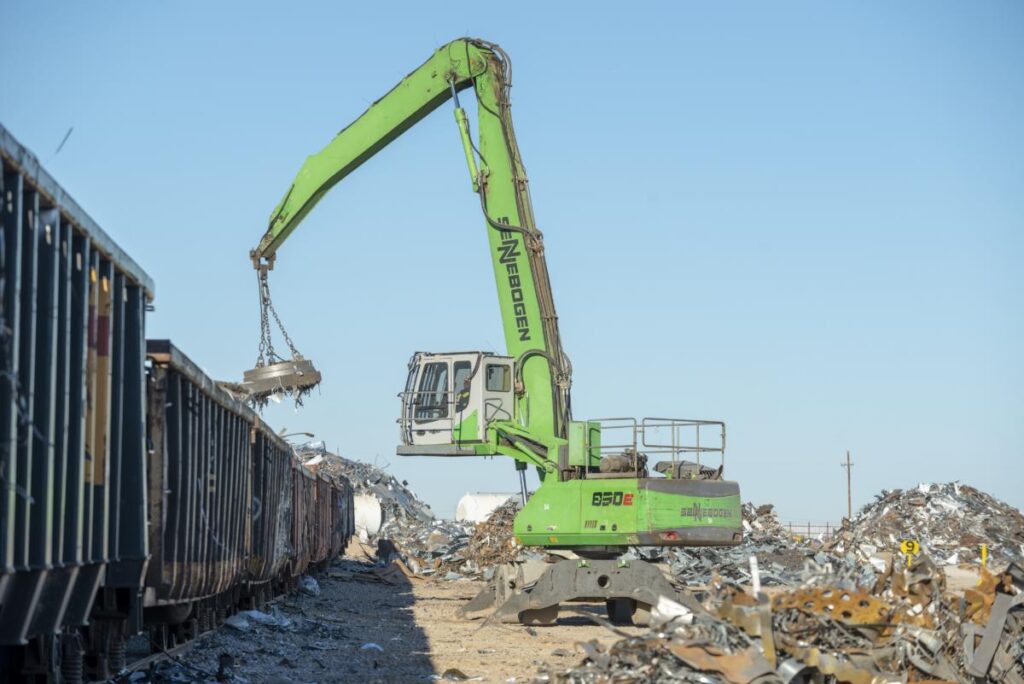 All machines in W. Silver’s SENNEBOGEN fleet are equipped with magnet controllers to allow maximum flexibility in any unit to different yards and operations.