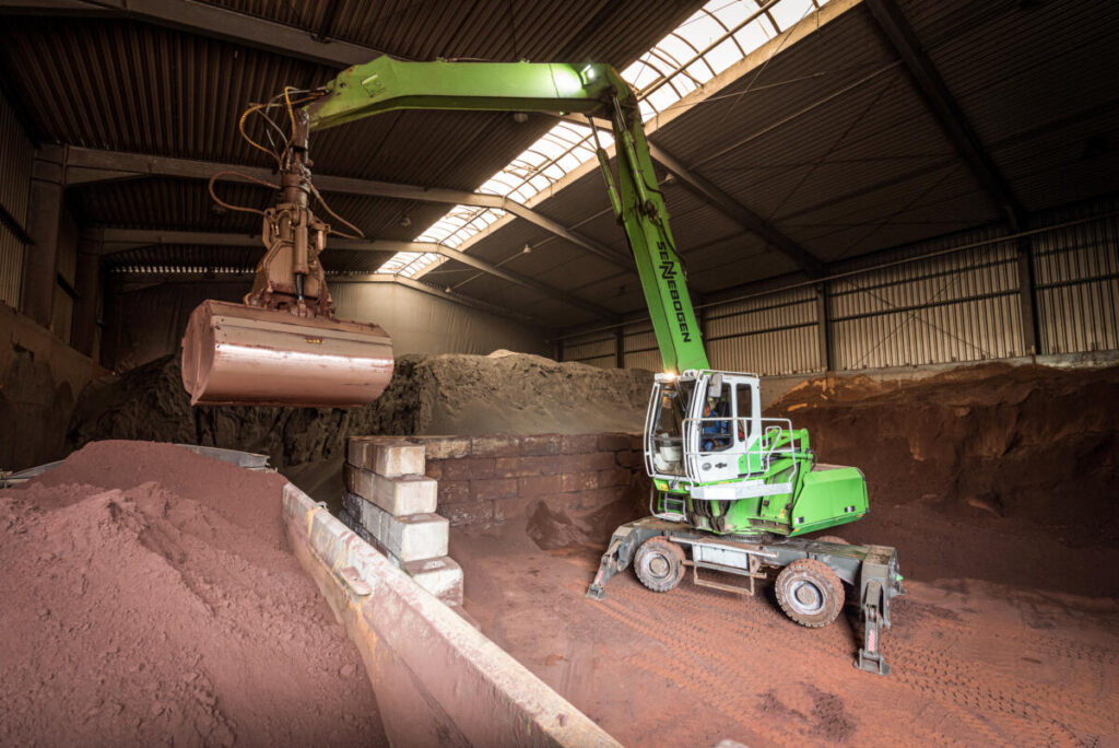GUD uses several reliable material handlers from SENNEBOGEN, including this 825 D Series, built in 2016, which has over 7,000 operating hours.
