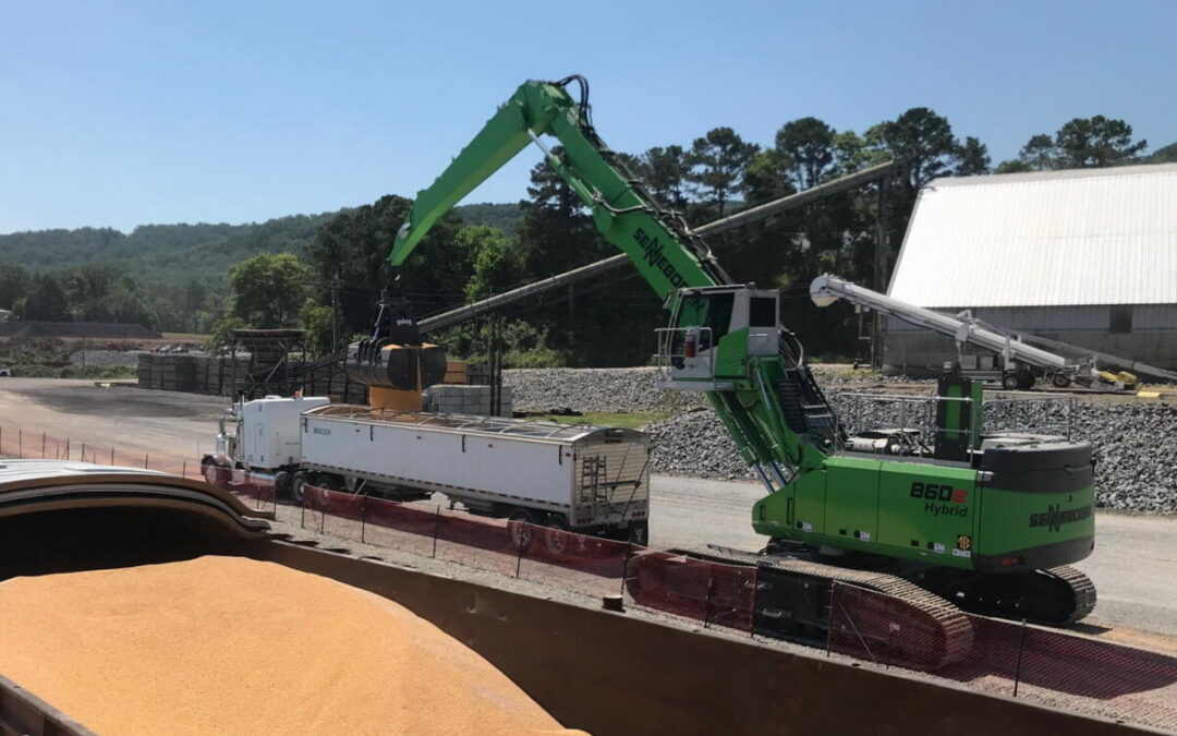 SENNEBOGEN 860 Puts Guntersville Terminal On “The Cutting Edge”