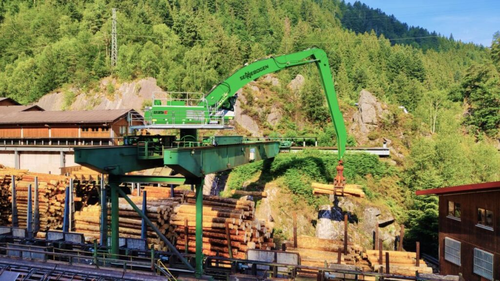 The new gantry-mounted 835 E-Series electric-drive machine comes with industry-leading features for safety and energy efficiency as well as a more powerful motor and longer reach.