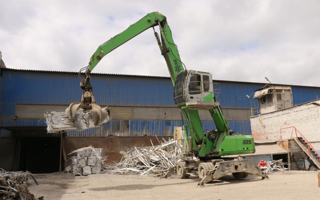 Aluminum Producer Relies On “Computer Free” SENNEBOGEN Material Handlers For Maximum Uptime