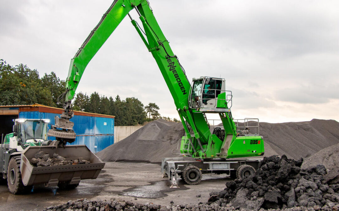 SENNEBOGEN Reliability is a Vital Link for Slag Processor