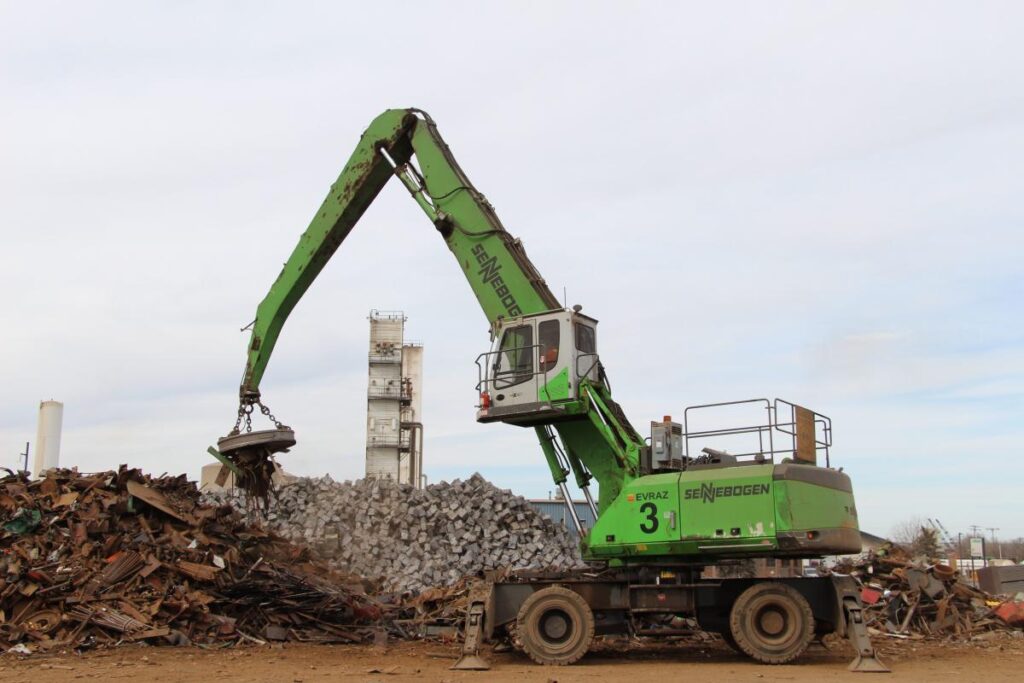 With 21,000 hours of service and counting, the original SENNEBOGEN 850 M material handlers on site remain integral to current and future operations at EVRAZ North America’s Regina Steel Division Yard.