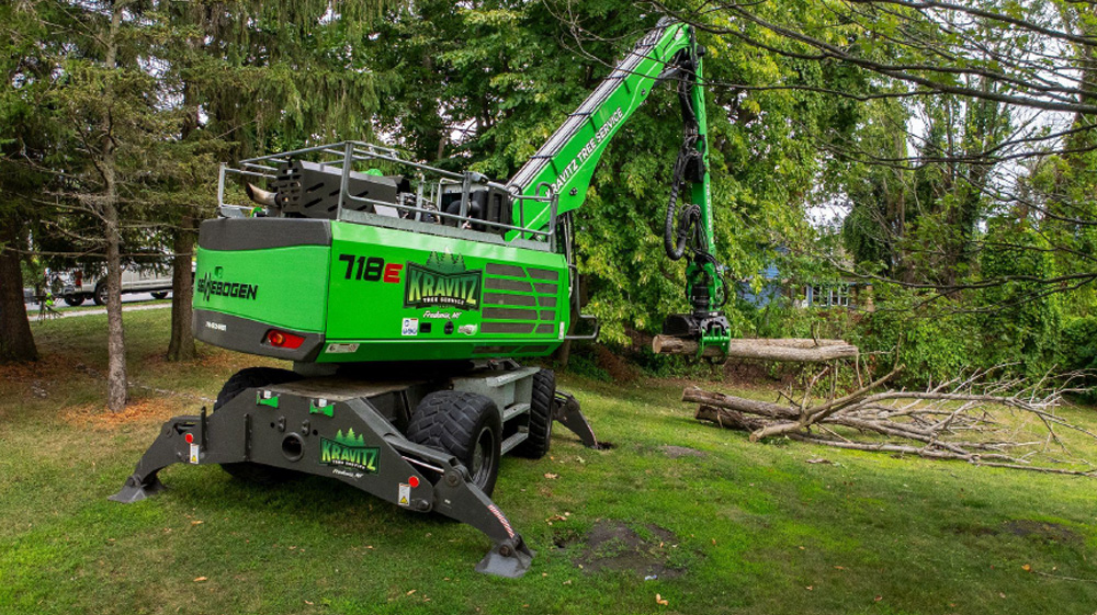 How Kravitz Tree Service Helps Its Community With the SENNEBOGEN 718E